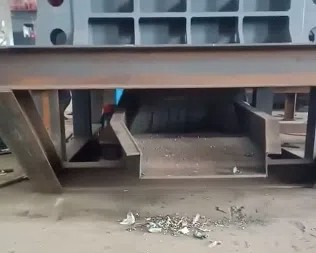 路友撕碎機生產現場